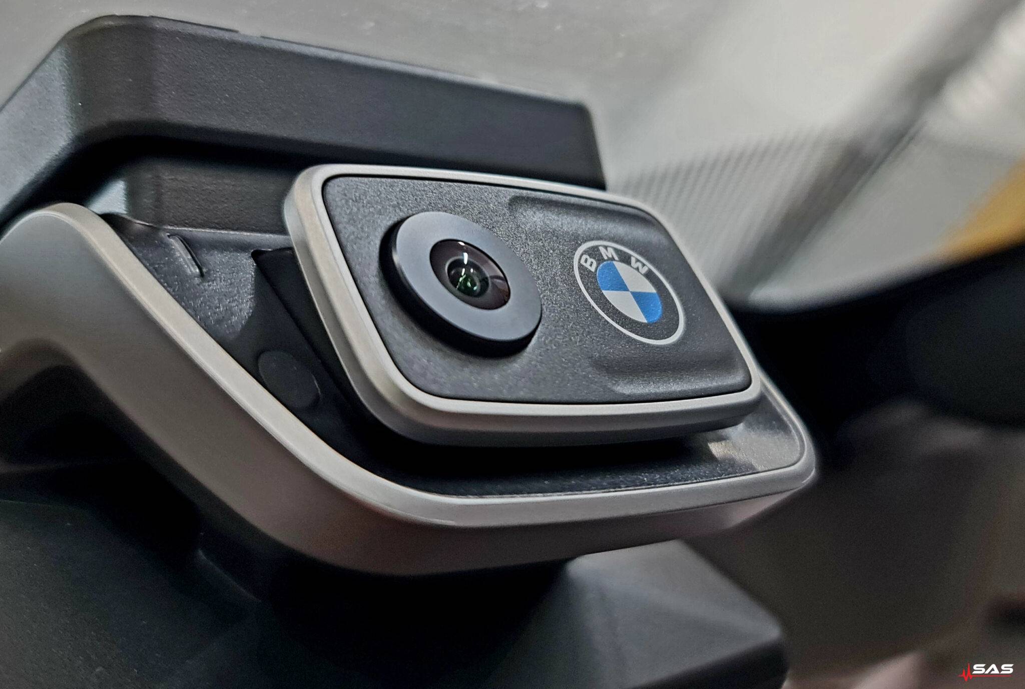 BMW i montaż dedykowanych wideo rejestratorów BMW Car Eye 3.0 Sound