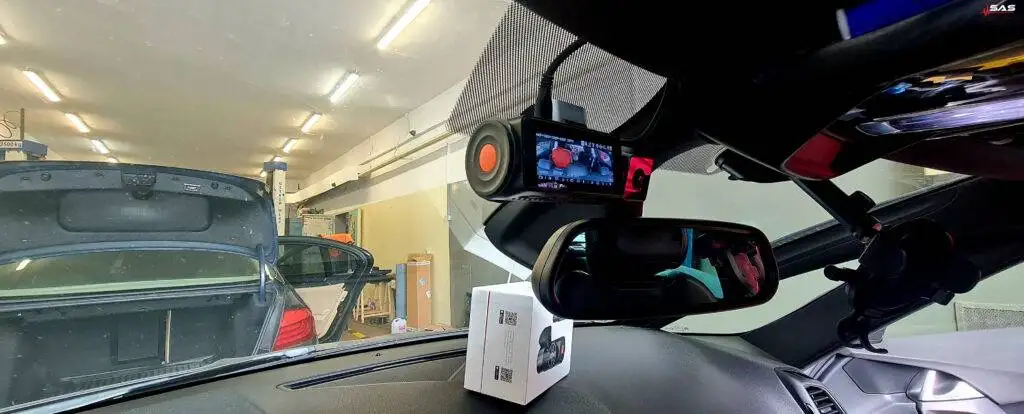 Vantrue N5 Nexus 5 – test czterokanałowego wideorejestratora Citroën DS5 – montaż Vantrue N5
