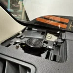 Car audio – instalacja głośników hi-end w aucie Profesjonalny montaż systemu car audio w samochodzie – głośniki hi-end