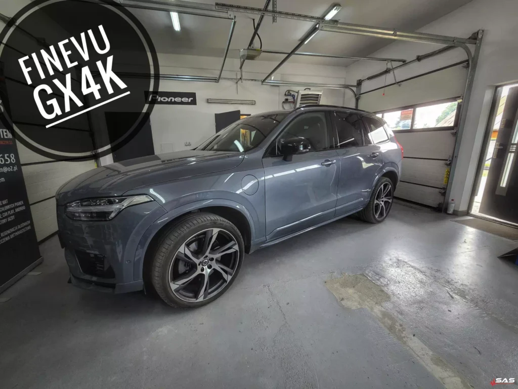 Montaż FineVu GX4K i Cellink Neo 8+ w nowym Volvo XC90 – rejestrator przód i tył z trybem parkingowym