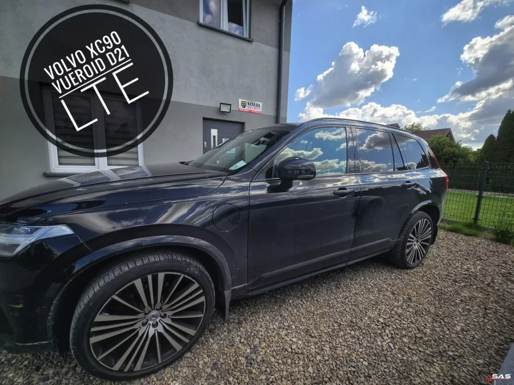 Montaż rejestratora Vueroid w Volvo XC90