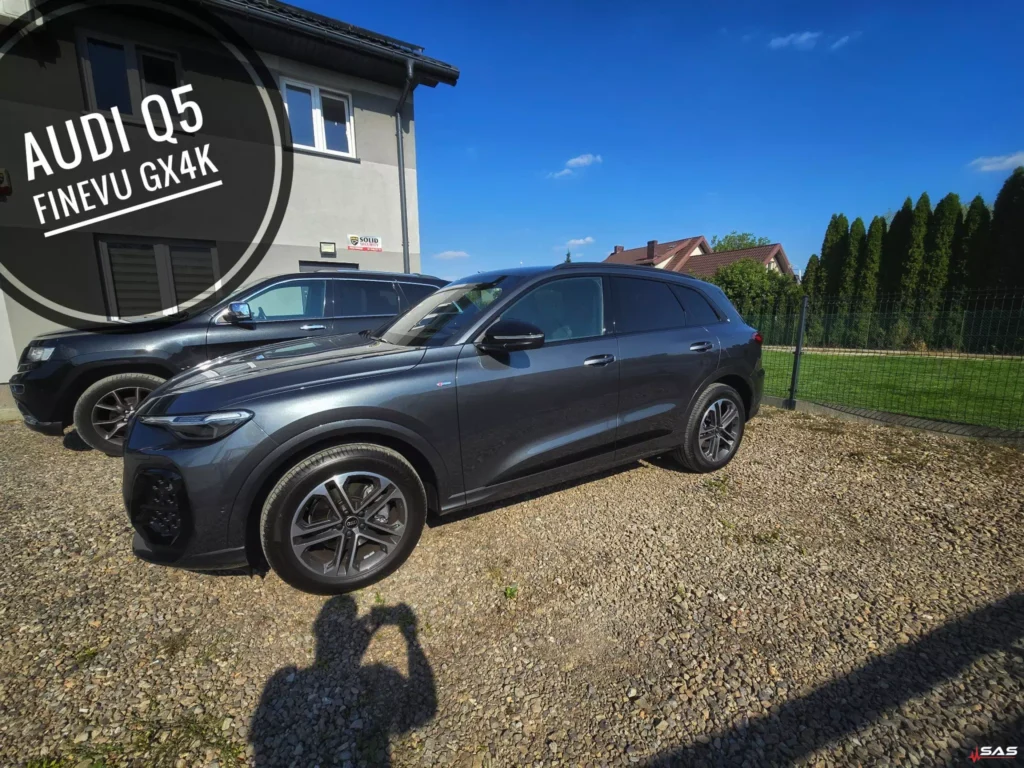 Audi Q5 montaż wideorejestratorów FineVu GX4K Audi Q5 montaż wideorejestratorów FineVu GX4K przód i tył z trybem parkingowym