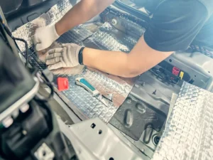 Mity o wyciszeniu samochodu – fakty i najczęstsze błędy