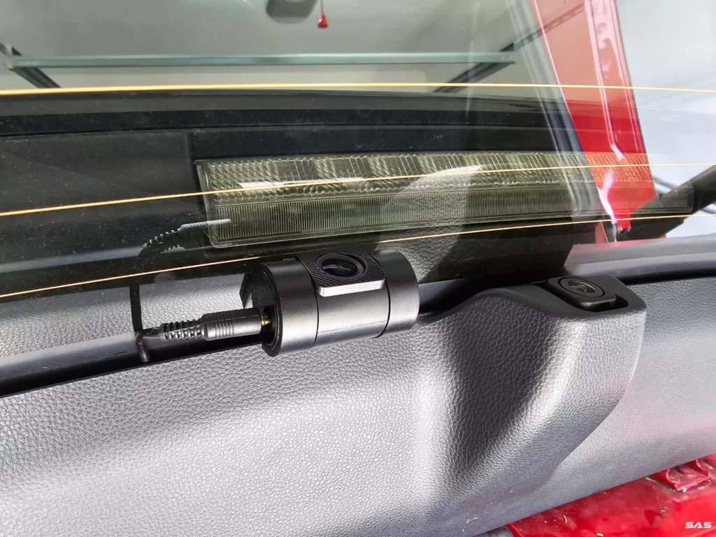 Kamera tylna FineVu GX4K Kamera tylna FineVu GX4K w Toyota RAV4