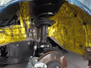 Wnętrze po wyciszeniu – Toyota Camry