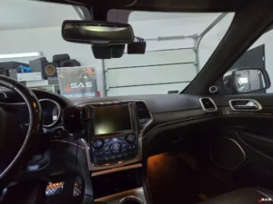 Jeep Grand Cherokee – finalny efekt montażu rejestratorów FineVu GX4K