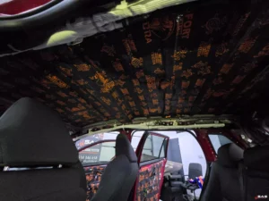 Toyota Corolla Cross wygłuszenie dachu widok z przodu