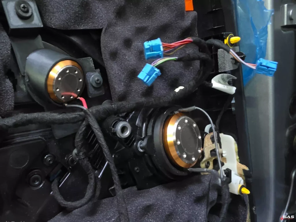 OEM center speaker vs Morel – Mercedes W222 Mercedes S-Class W222 center speaker comparison OEM vs Morel