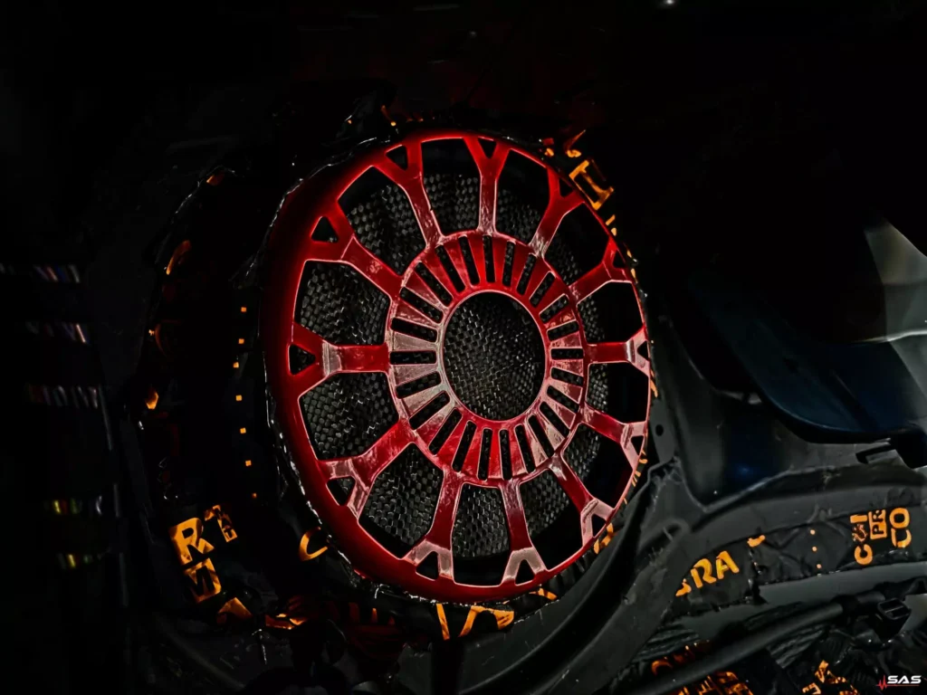 ESB MB Sub 200 – bulkhead subwoofer Mercedes W222 Mercedes S-Class W222 ESB MB Sub 200 subwoofer integrated in bulkhead