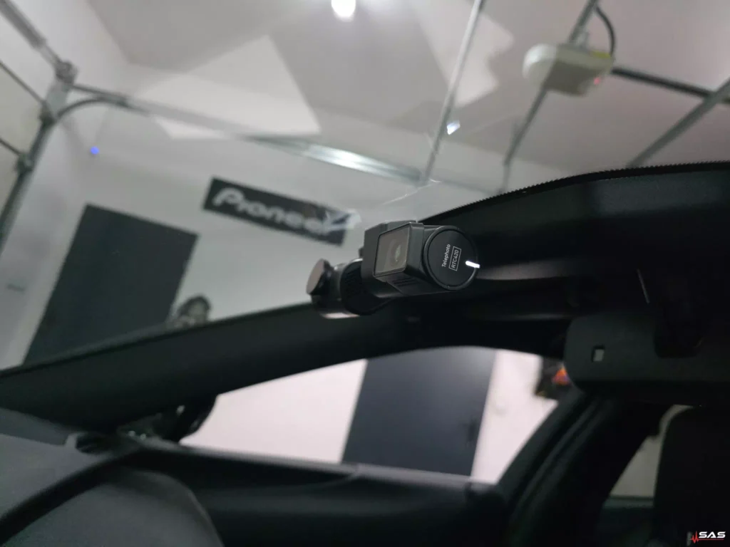 Lexus UX montaż Viofo A329T – detal instalacji