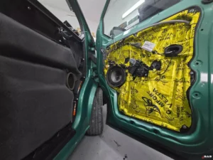 VW Multivan T6.1 – głośnik ESB 5165 (165 mm) zamontowany w drzwiach | Sound Audio System Lublin