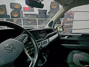 Volkswagen Multivan T6.1 – finalna scena i wygląd wnętrza po modernizacji car audio | Sound Audio System Lublin