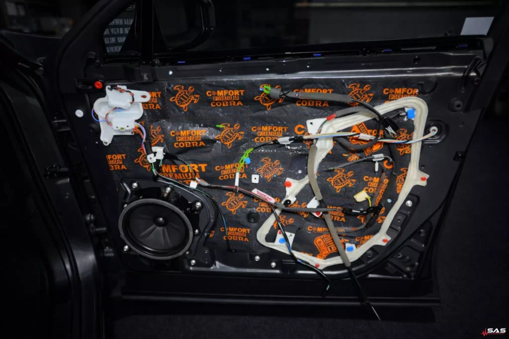 Lexus UX wygłuszenie nadkola przód Comfort Mat