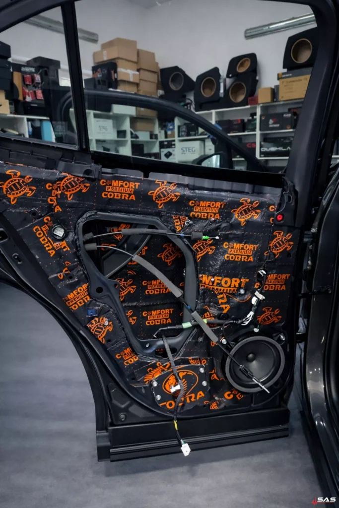 Lexus UX wygłuszenie drzwi tył Comfort Mat