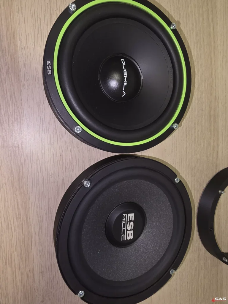 Proces montażu car audio w Passacie B5