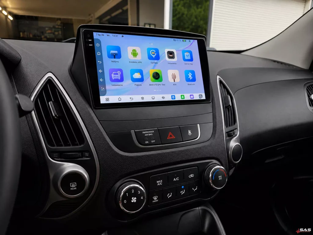Radio Android z ekranem dotykowym zamontowane w desce rozdzielczej Hyundai ix35