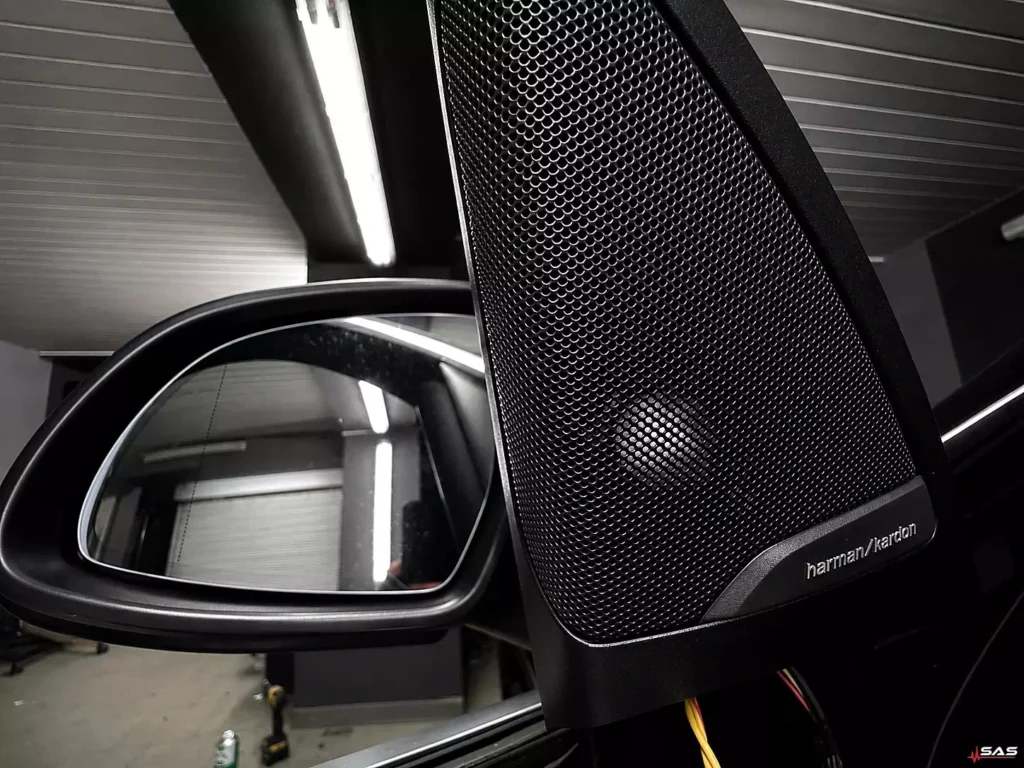 BMW X3 G01 – tweeter Rainbow w fabrycznej lokalizacji