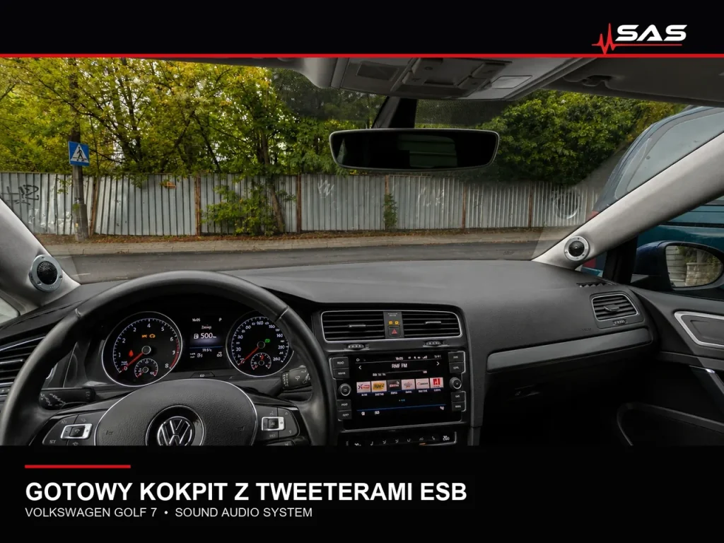 Gotowy kokpit Volkswagena Golf 7 z tweeterami ESB
